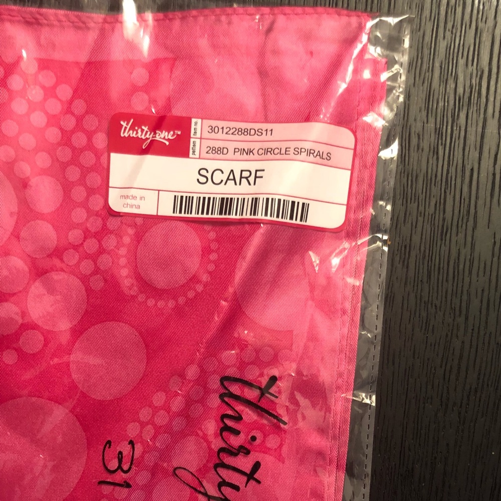 Thirty-one Scarf
